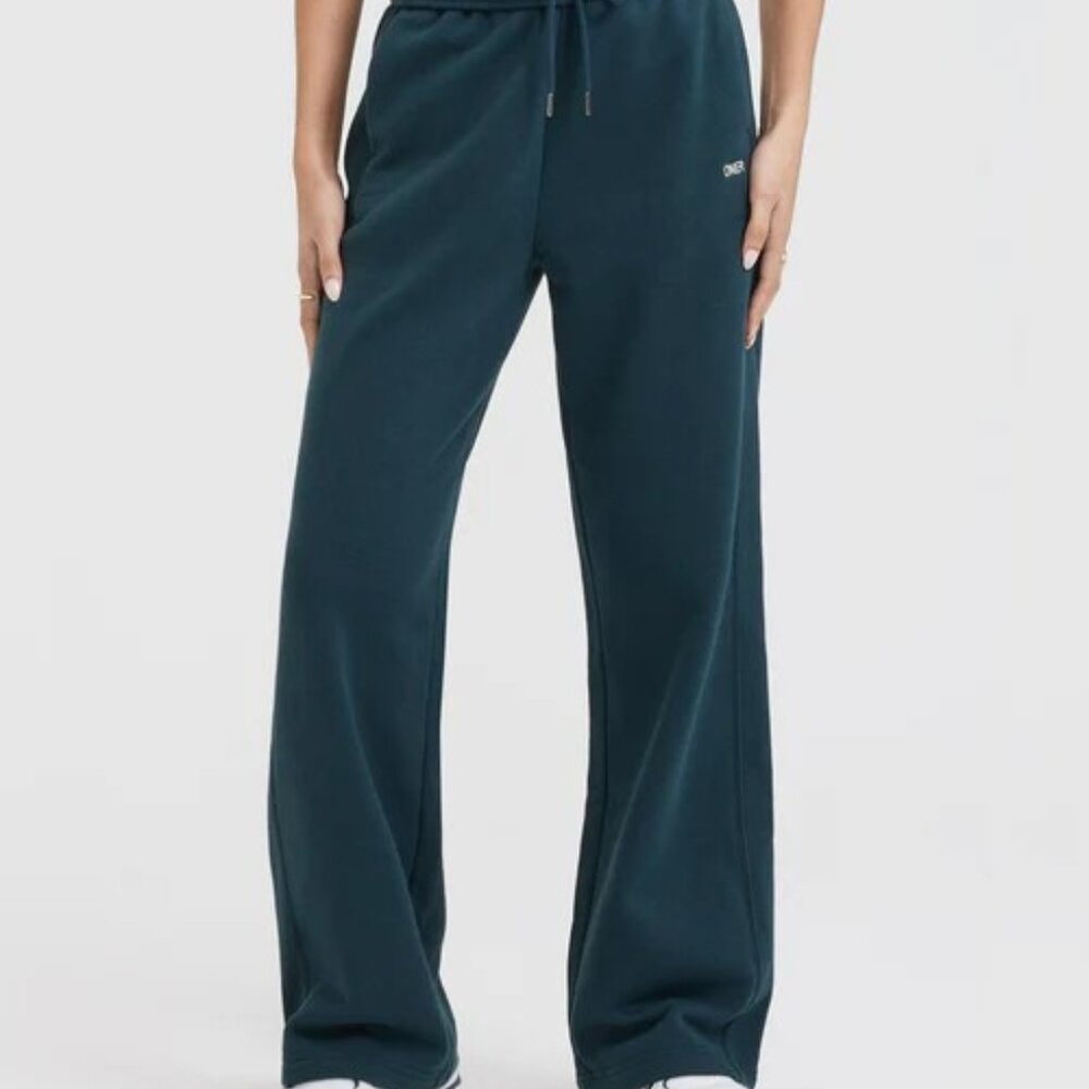 NWOT FOUNDATIONS STRAIGHT LEG JOGGERS - Oil Blue sz Medium, regular length